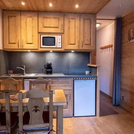 Bel Avec Balcon, Au Pied Des Pistes A Meribel - Ideal Pour Vos - Fr-1-355-188 Apartment Les Allues